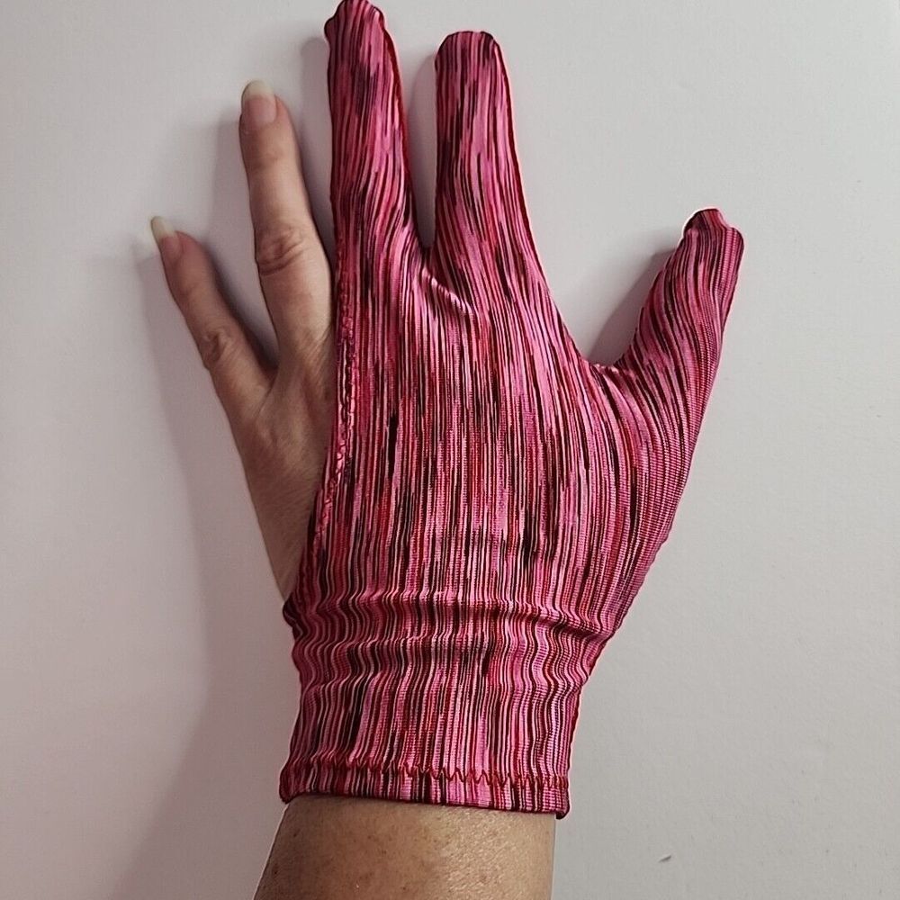 3 Finger Pool Billiards Glove Left Hand Size‎ Medium Red Pink Stripe